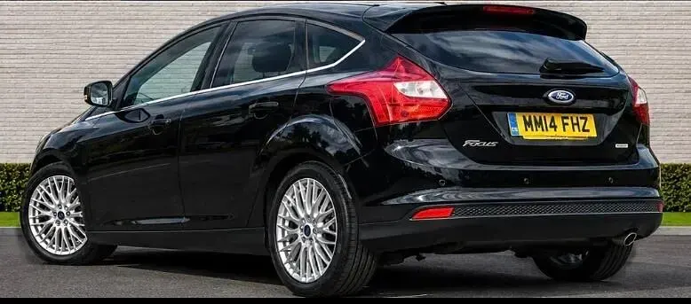 Used Ford Focus Zetec 180 HP (132 kW) 2014 Black Hatchback