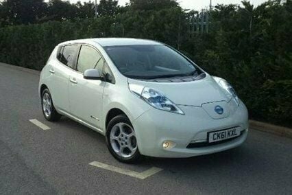 Begagnad Nissan Leaf 80 kW (109 HK) 2011 Halvkombi