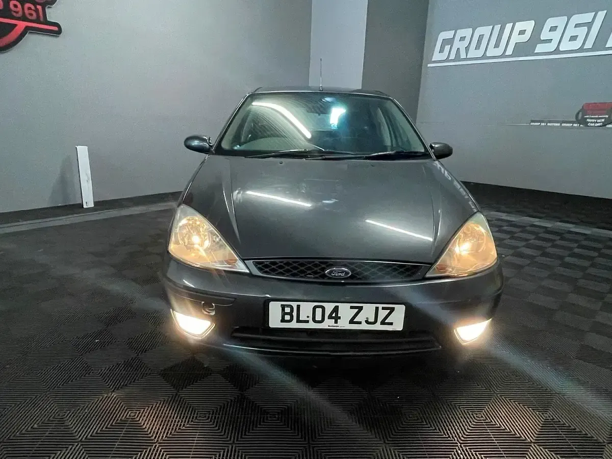 Used Ford Focus Ghia 2004 Grey Hatchback