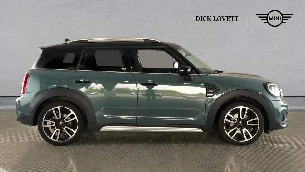 Used Mini Cooper Countryman Sport 134 HP (98 kW) 2022 Green SUV