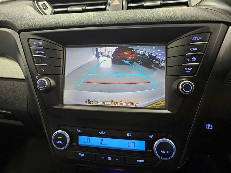 Used Toyota Avensis Business Edition 112 HP (82 kW) 2015 Silver Sedan