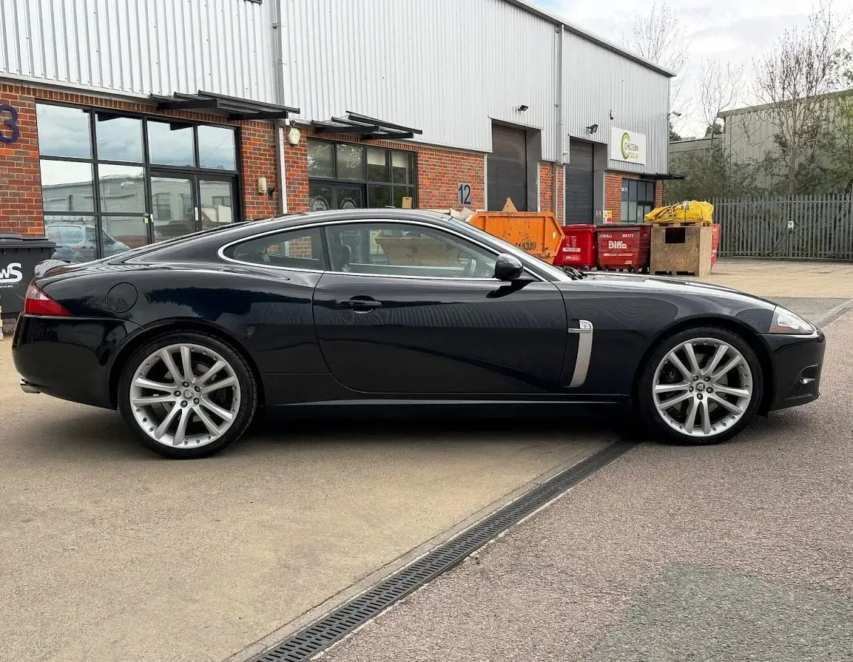 Used Jaguar XKR Supercharged 420 HP (308 kW) 2008 Black Coupe