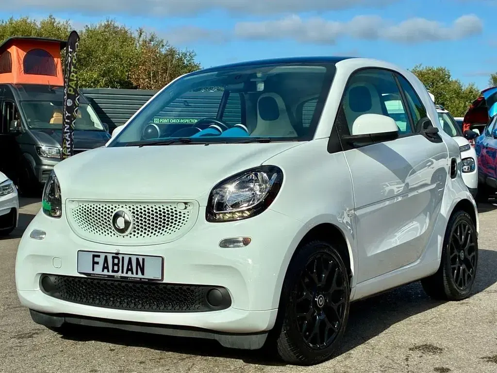 Used Smart ForTwo Coupé Premium 90 HP (66 kW) 2016 White Coupe