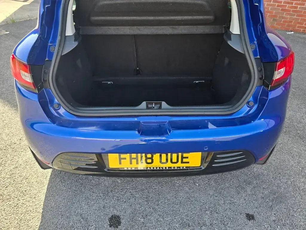 Used Renault Clio Iconic 90 HP (66 kW) 2018 Blue Hatchback