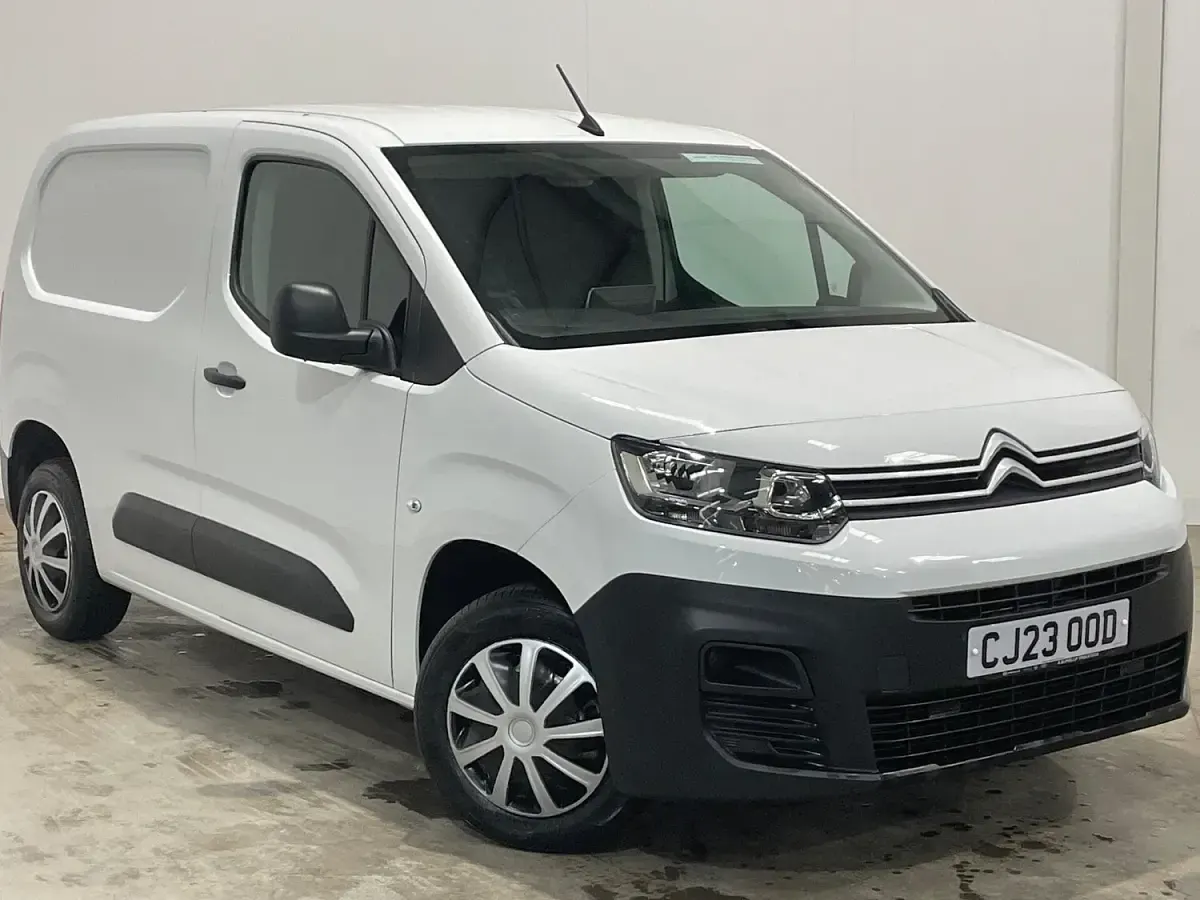 Used Citroën Berlingo 100 HP (73 kW) 2023 White MPV