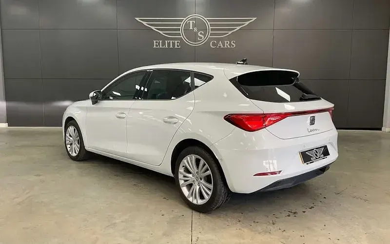 Used Seat Leon SE Dynamic 110 HP (80 kW) 2023 Hatchback