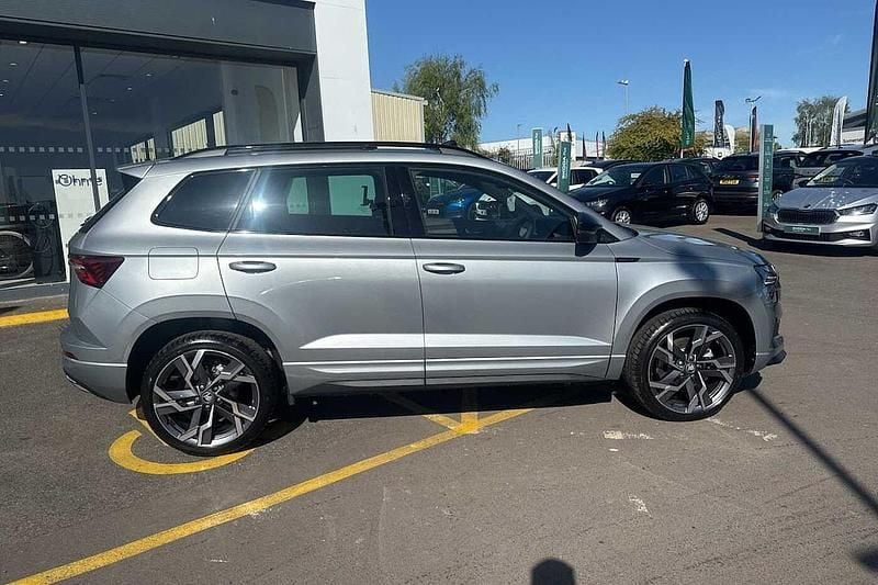 Neu Skoda Karoq SportLine 110 PS (80 kW) 2026 Silber SUV