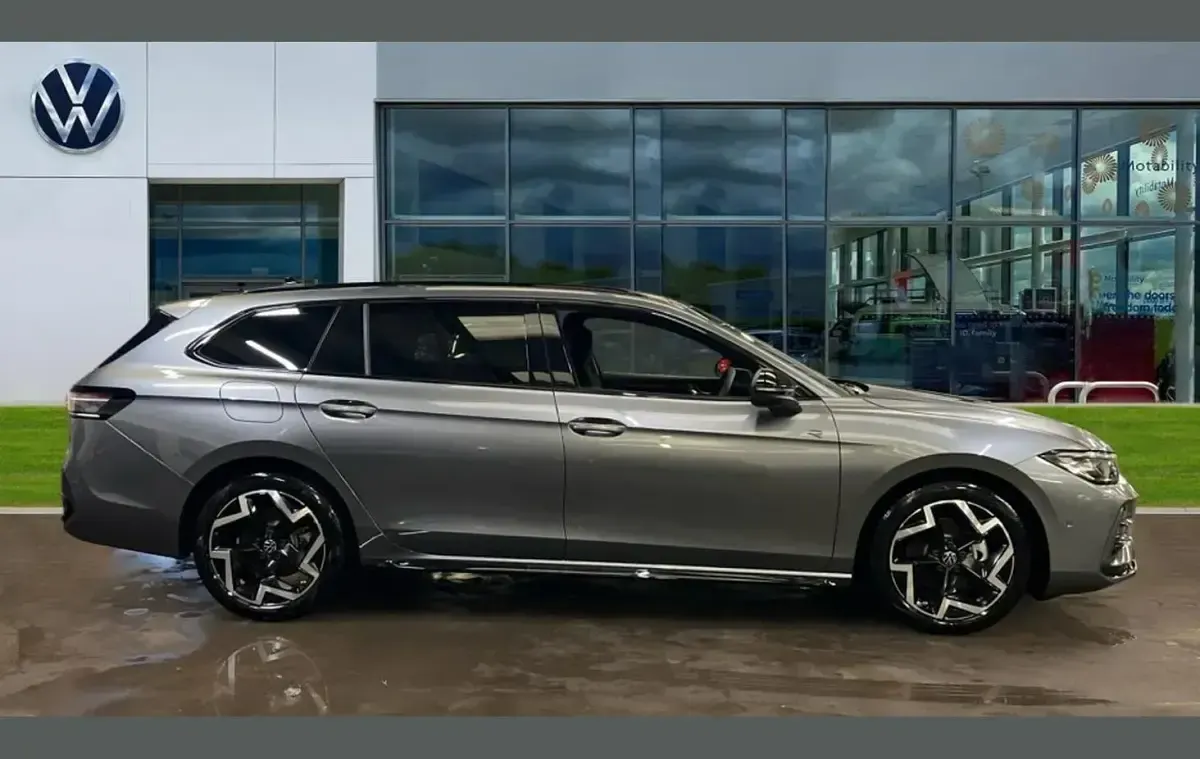 Novo VW Passat R-line 147 HP (108 kW) 2026 Cinzento Carrinha