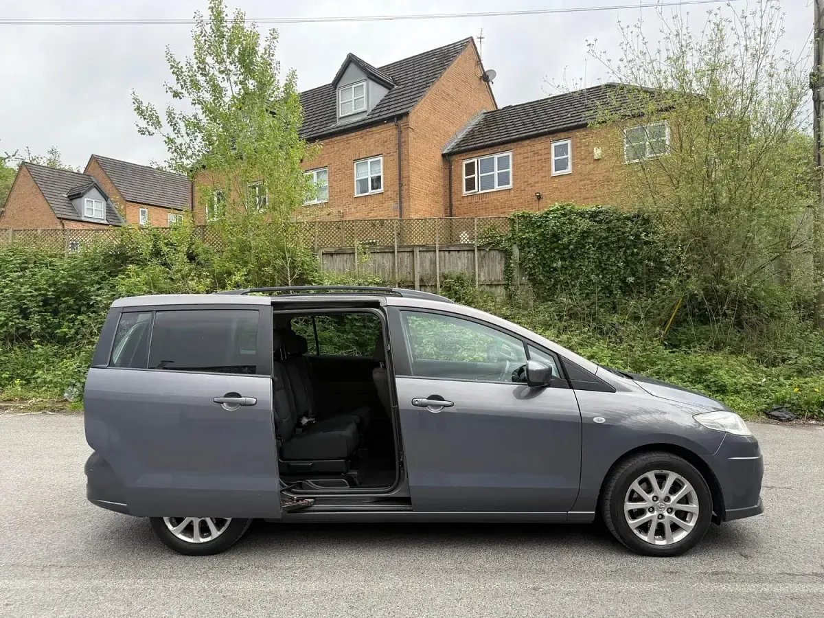 Used Mazda 5 Takara 108 HP (79 kW) 2010 Grey MPV