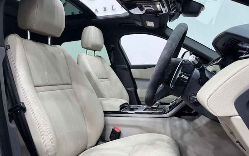 Used Land Rover Range Rover Velar 204 HP (150 kW) 2022 Red SUV