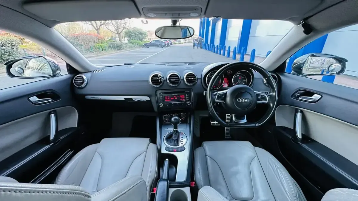Begagnad Audi TT 250 HK (183 kW) 2006 Svart Sportkupé