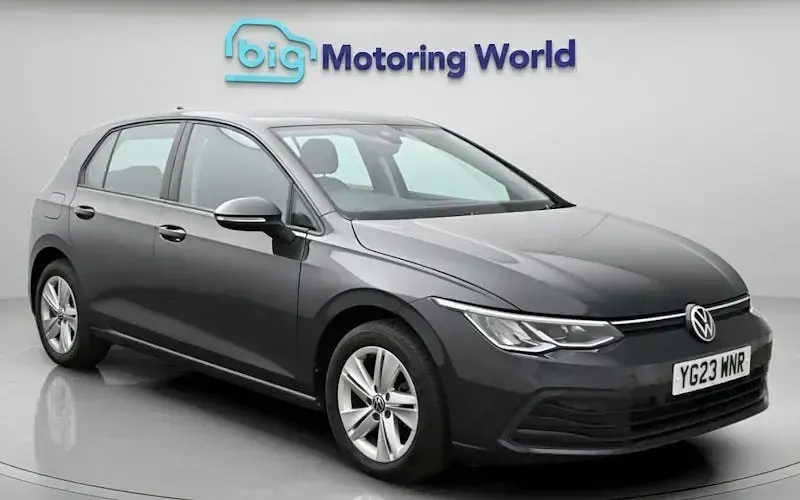 Second-hand VW Golf VIII S 116 CP (85 kW) 2023 Hatchback
