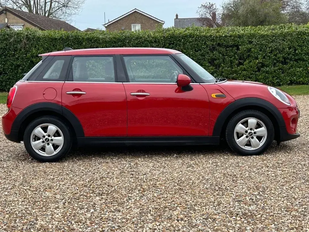 Used Mini One D Hatch 95 HP (69 kW) 2016 Red Hatchback