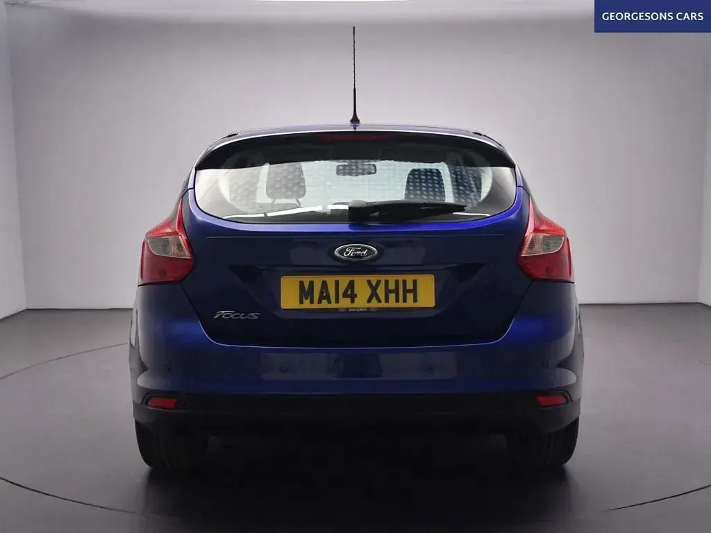 Used Ford Focus Titanium 115 HP (84 kW) 2014 Blue Hatchback