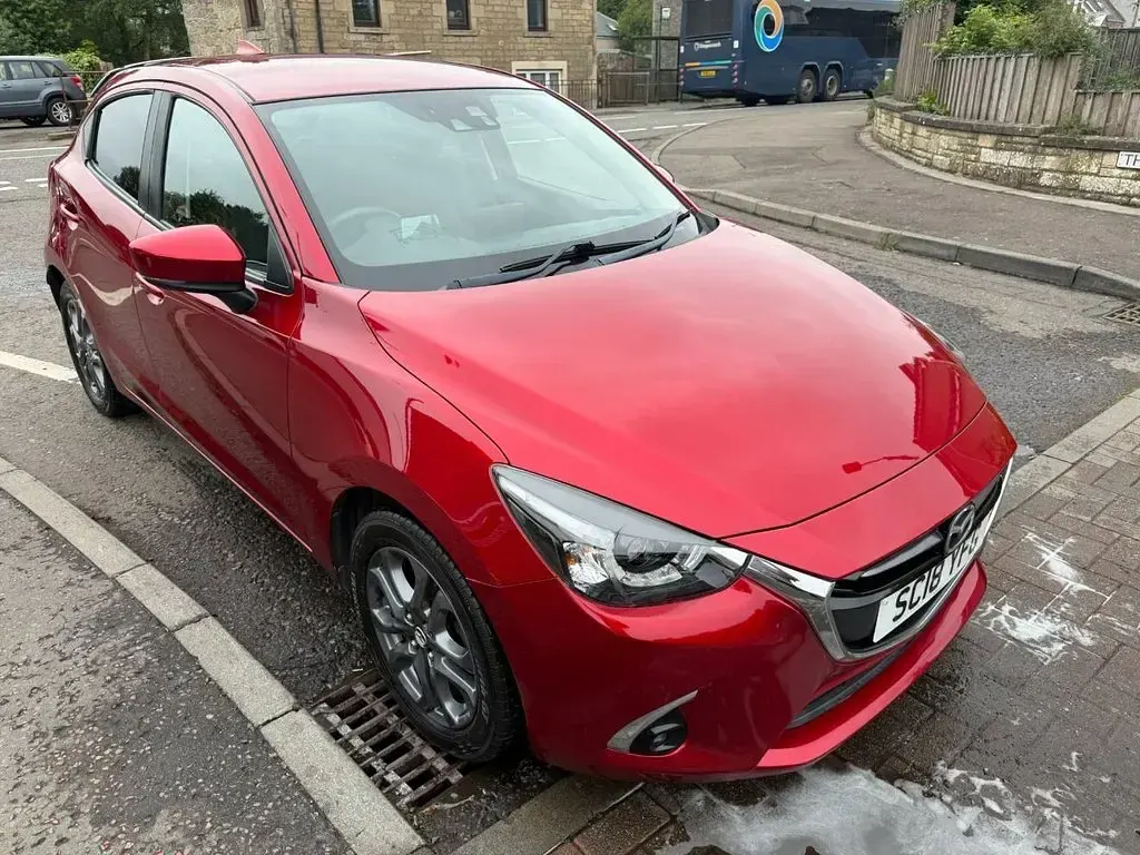 Used Mazda 2 Inclusive 90 HP (66 kW) 2018 Red Hatchback