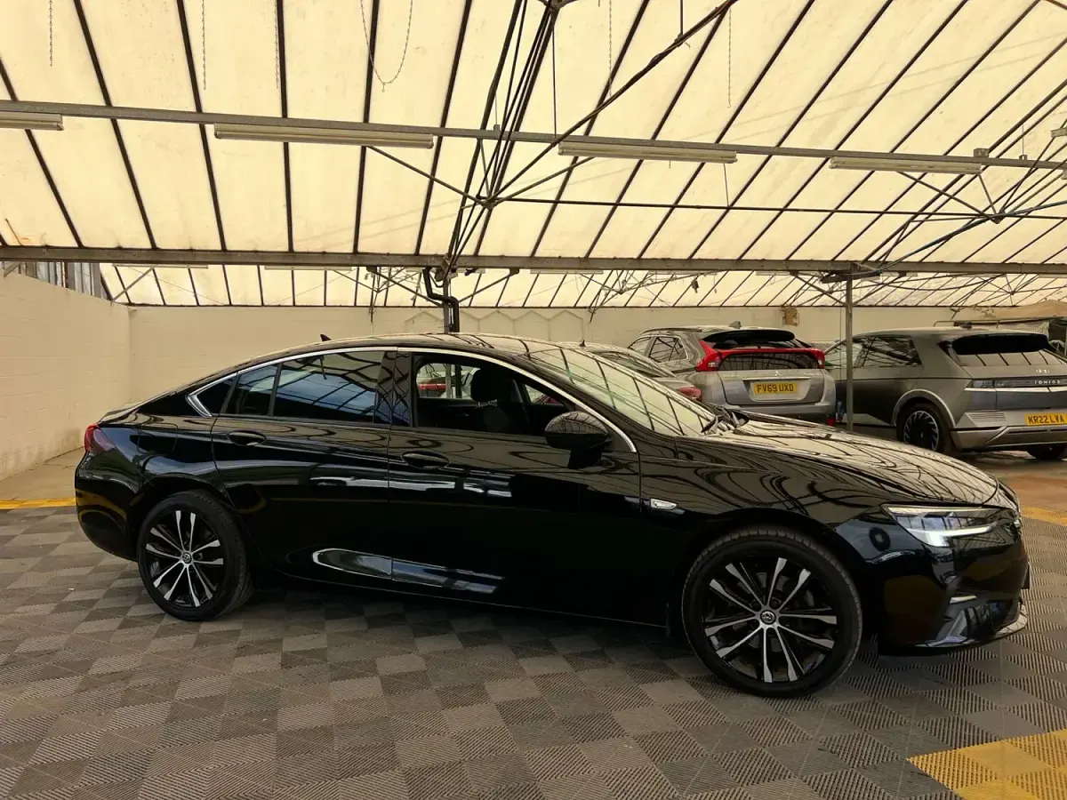Used Vauxhall Insignia Design Edition 122 HP (89 kW) 2022 Black Hatchback