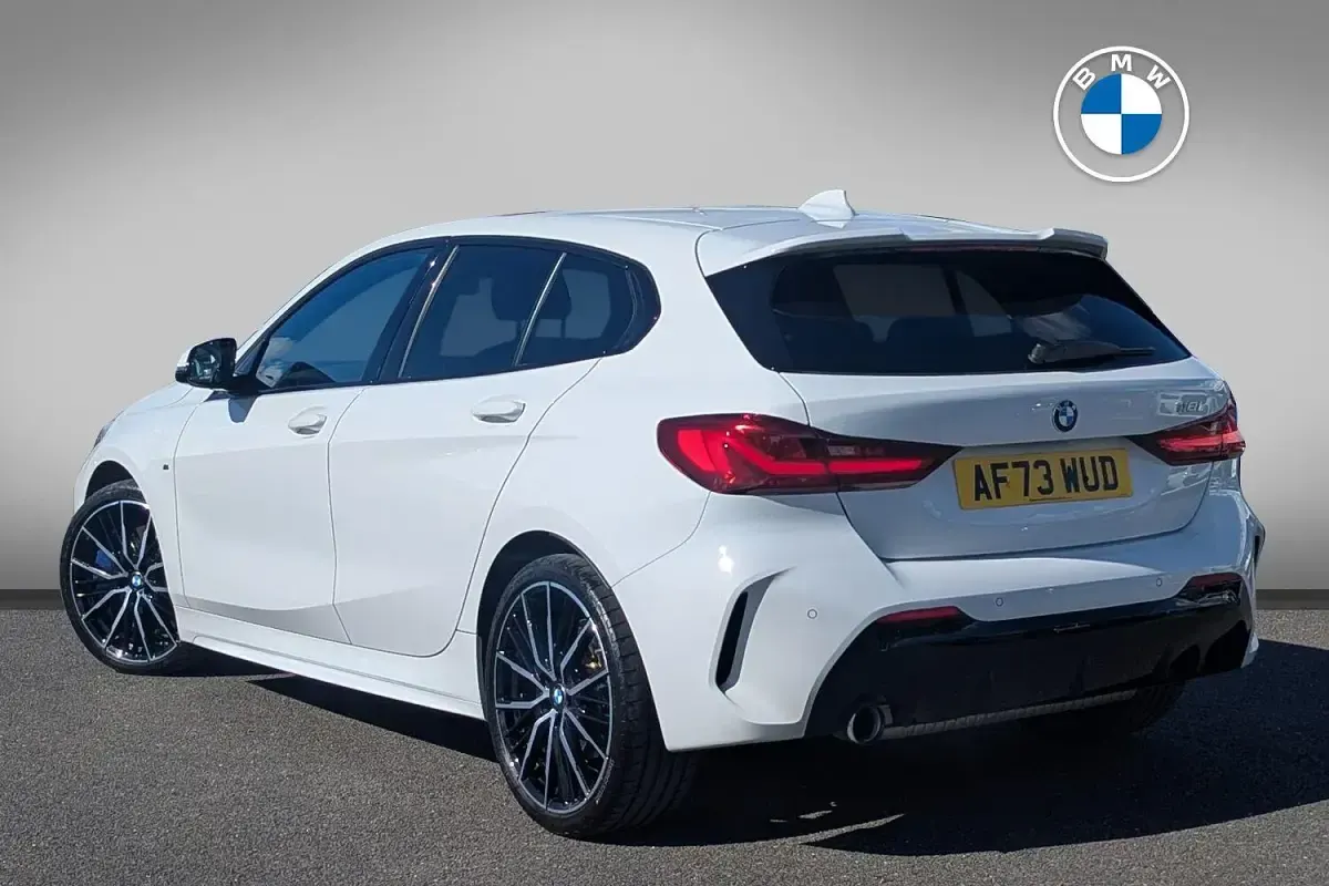 Used BMW 118 M Sport 134 HP (98 kW) 2023 White Hatchback