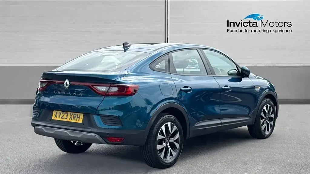 Used Renault Arkana Evolution 138 HP (101 kW) 2023 Zanzibar blue SUV