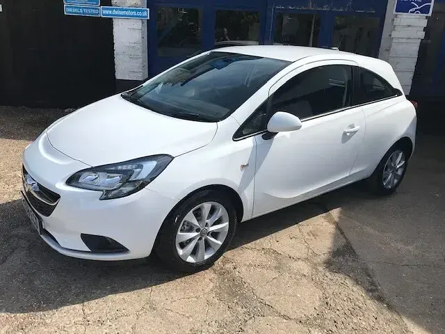 Used Vauxhall Corsa 2018 White Hatchback