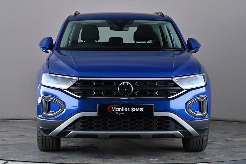Used VW T-Roc Life 110 HP (80 kW) 2023 Blue SUV