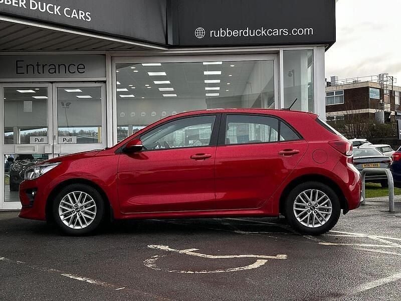 Used Kia Rio 99 HP (72 kW) 2020 Red Hatchback