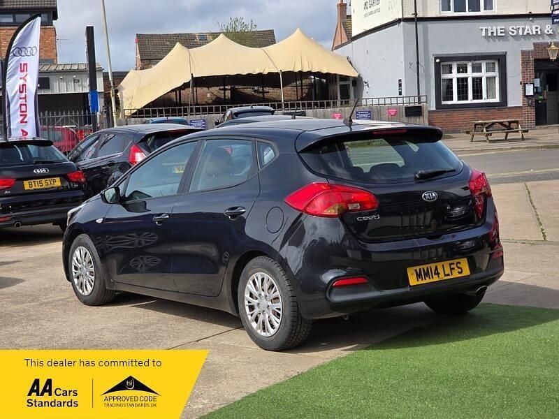 Używany Kia Ceed 2014 Czarny Hatchback