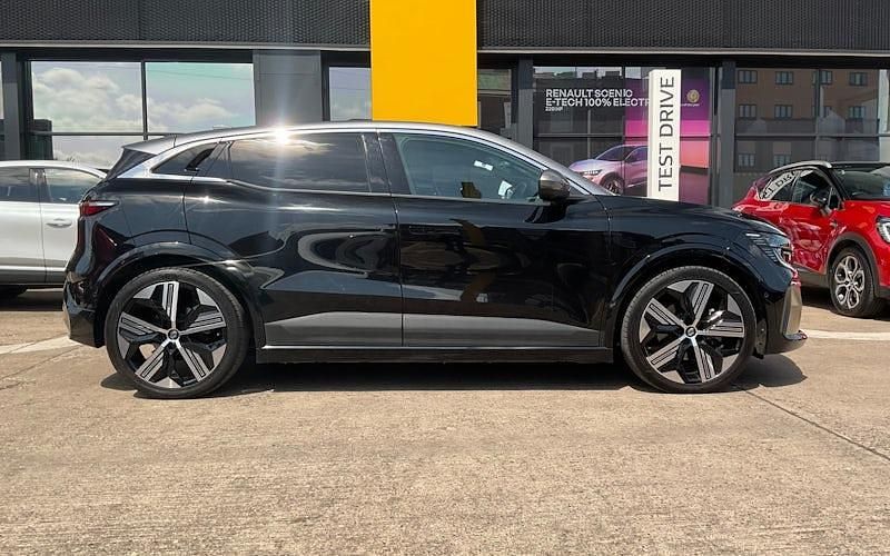 Used Renault Megane E-Tech Iconic 160 kW (218 HP) 2023 Hatchback