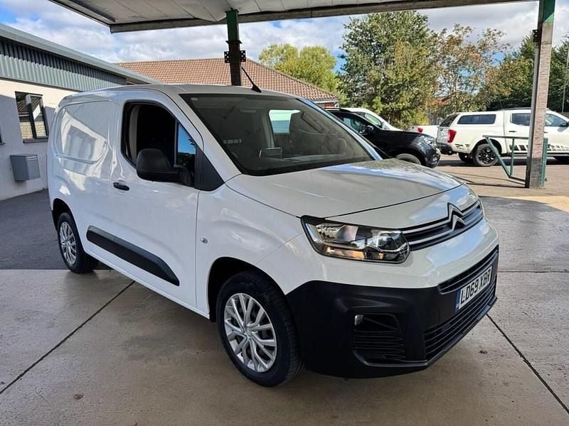 White Used 2019 Citroën Berlingo PureTech MPV | £9,495 (Super price) - Image 1/4