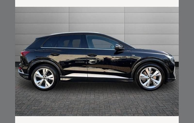 New Audi Q4 e-tron S-Line 206 kW (281 HP) 2025 Black SUV