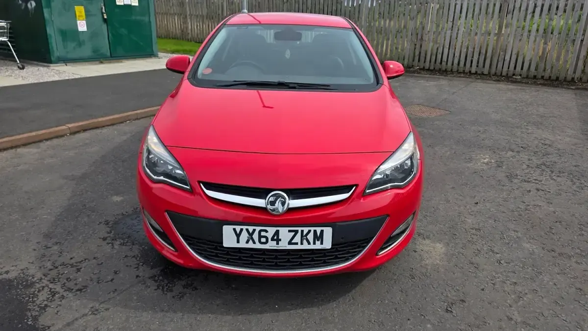 Used Vauxhall Astra Elite 2015 Red Hatchback