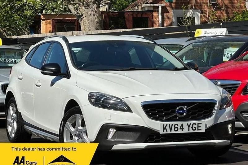 White Used 2014 Volvo V40 CC Estate | £5,199 (Fair price) - Image 1/1