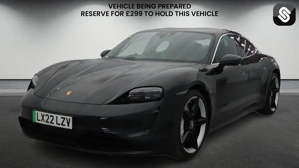 Usado Porsche Taycan Performance Package 419 kW (571 HP) 2022 Preto Sedan