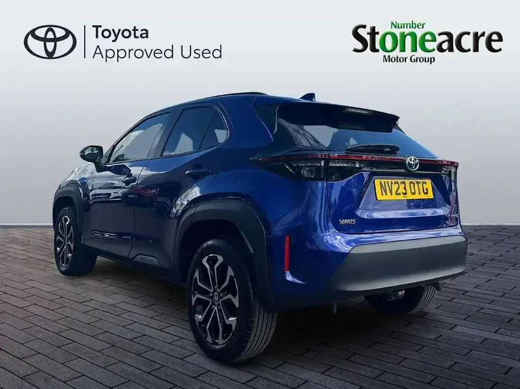 Used Toyota Yaris Cross Design 113 HP (83 kW) 2023 Blue SUV