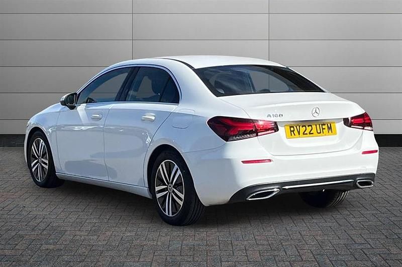 Used Mercedes A180 136 HP (100 kW) 2022 Polar white Sedan
