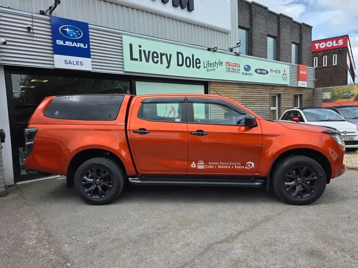 Second-hand Isuzu D-Max 163 CP (119 kW) 2023 Portocaliu Pickup