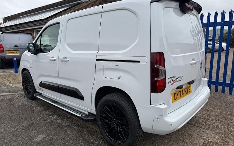 Used Vauxhall Combo 102 HP (75 kW) 2026 MPV