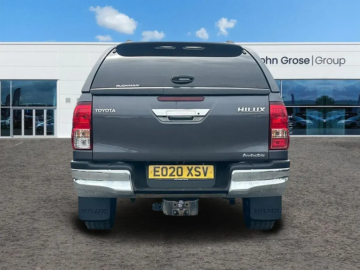 Used Toyota HiLux 150 HP (110 kW) 2020 Grey Pickup