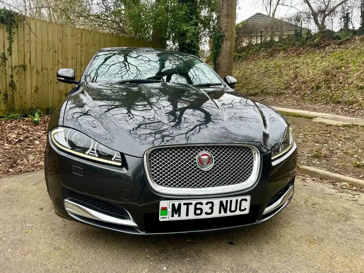 Begagnad Jaguar XF Luxury 2013 Grå Sedan