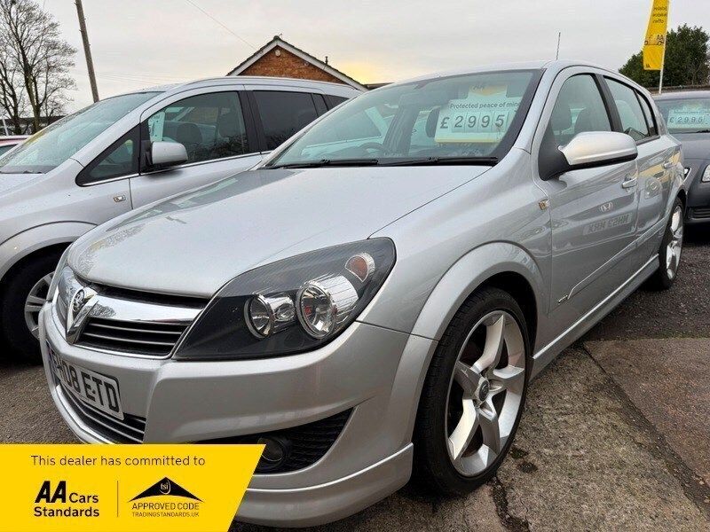 Silver Used 2008 Vauxhall Astra SRi Hatchback | £1,995 (A bit pricey) - Image 1/4