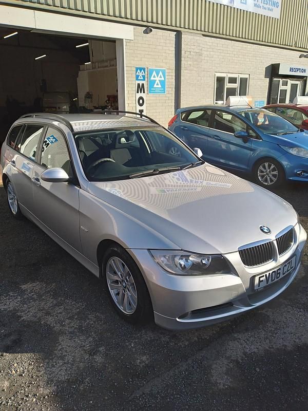 Silver Used 2006 BMW 318 Estate | £2,995 (A bit pricey) - Image 1/4