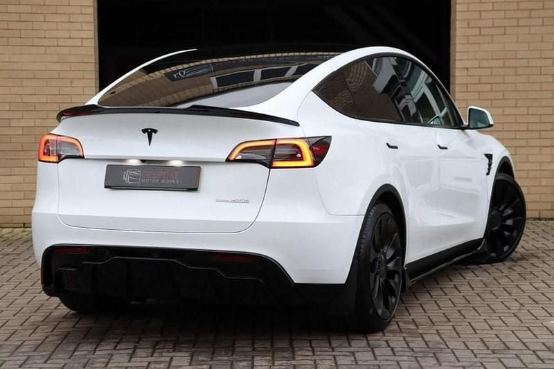 Used Tesla Model Y Performance 392 kW (534 HP) 2022 White SUV