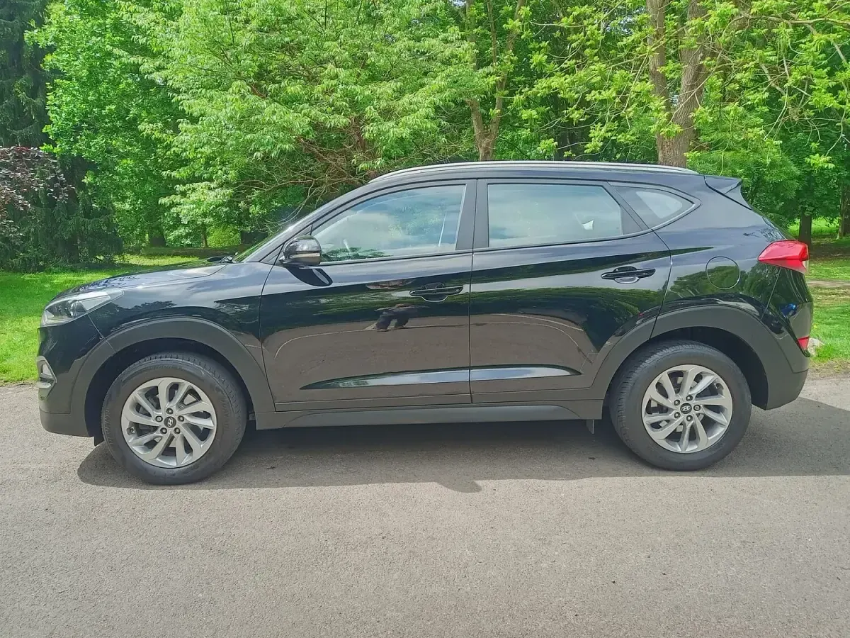 Usado Hyundai Tucson SE 132 CV (97 kW) 2017 Negro SUV