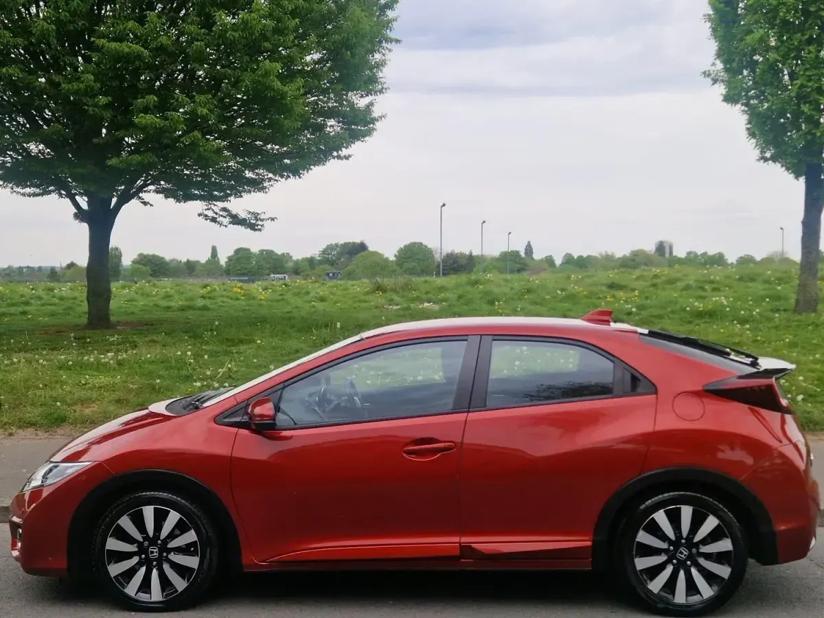 Używany Honda Civic SE Plus 2016 Czerwony Hatchback