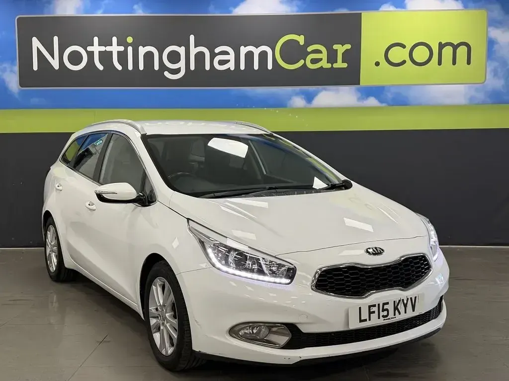 Used Kia Ceed 2015 White Hatchback