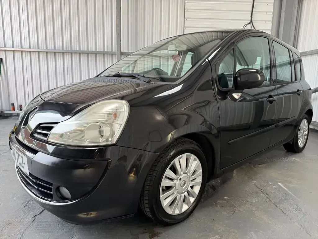 Used Renault Grand Modus Dynamique 88 HP (64 kW) 2011 Black MPV