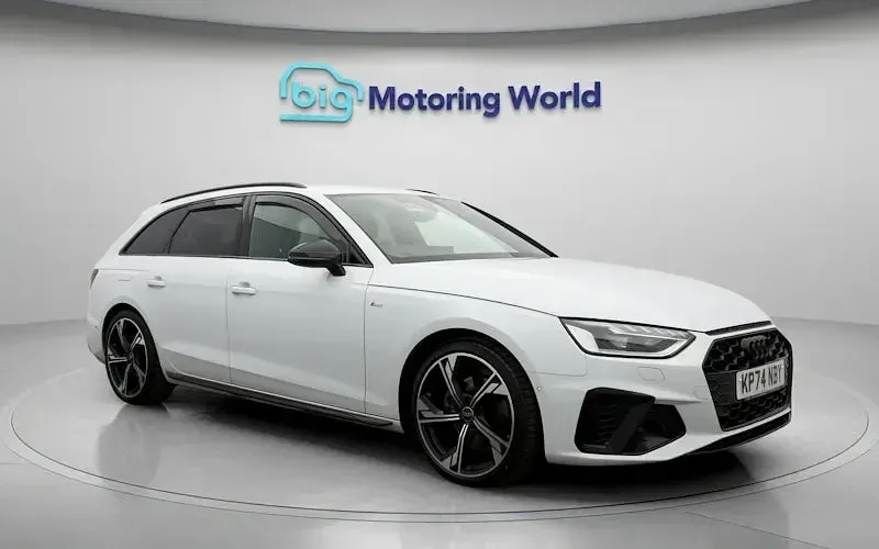 Usado Audi A4 Black Edition 163 CV (119 kW) 2024 Blanco Familiar