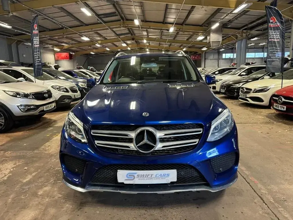 Usado Mercedes GLE250 AMG line 2018 Azul Carrinha