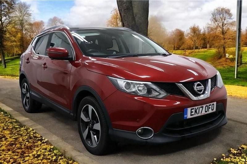 Used Nissan Qashqai N-Connecta 2017 Red SUV