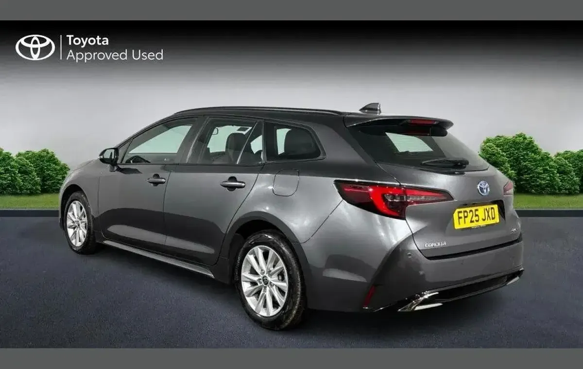 Used Toyota Corolla 140 HP (102 kW) 2025 Grey Estate
