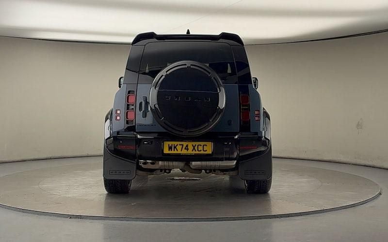 Used Land Rover Defender HSE Dynamic 250 HP (183 kW) 2024 Tasman blue Estate